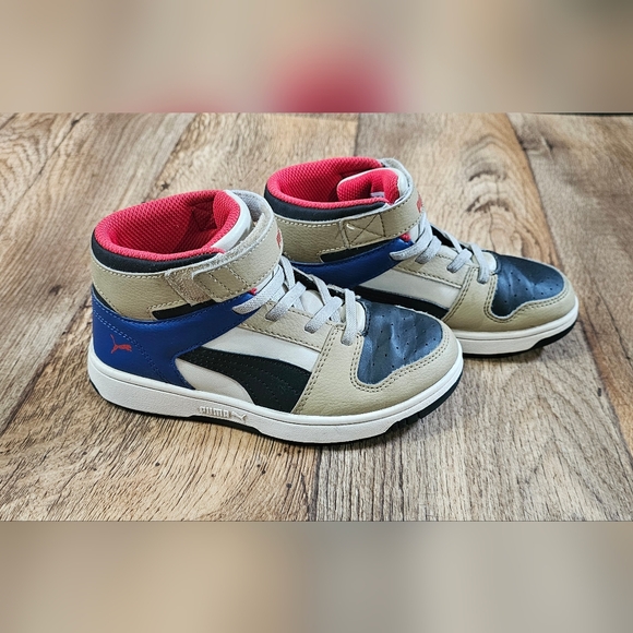 Boys Puma Rebound Layup Sneakers size 13C - Picture 1 of 7